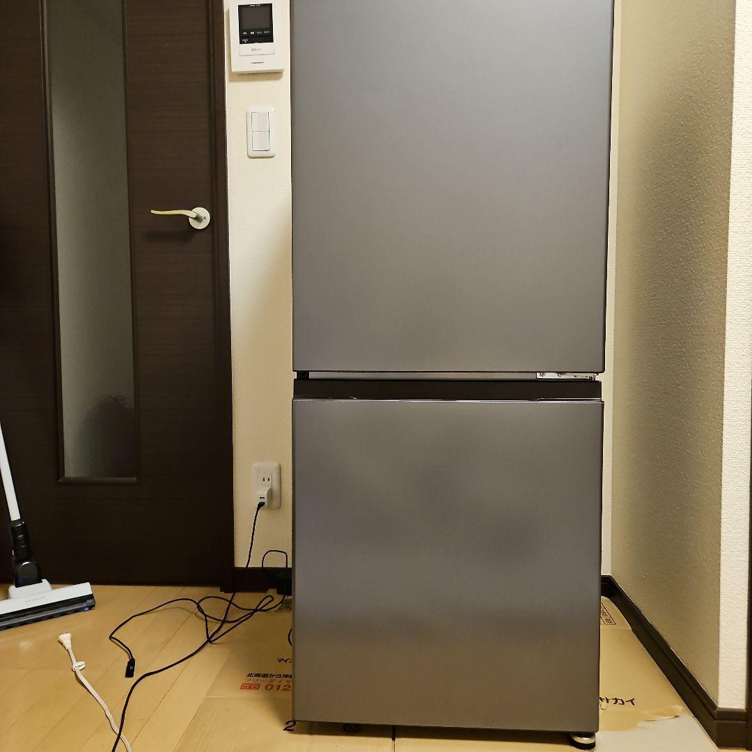 AAAしんくるダークシルバー色　シングル用冷蔵庫 可動棚付き