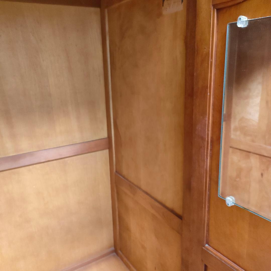 横浜ダニエル アンティーク ワードローブ