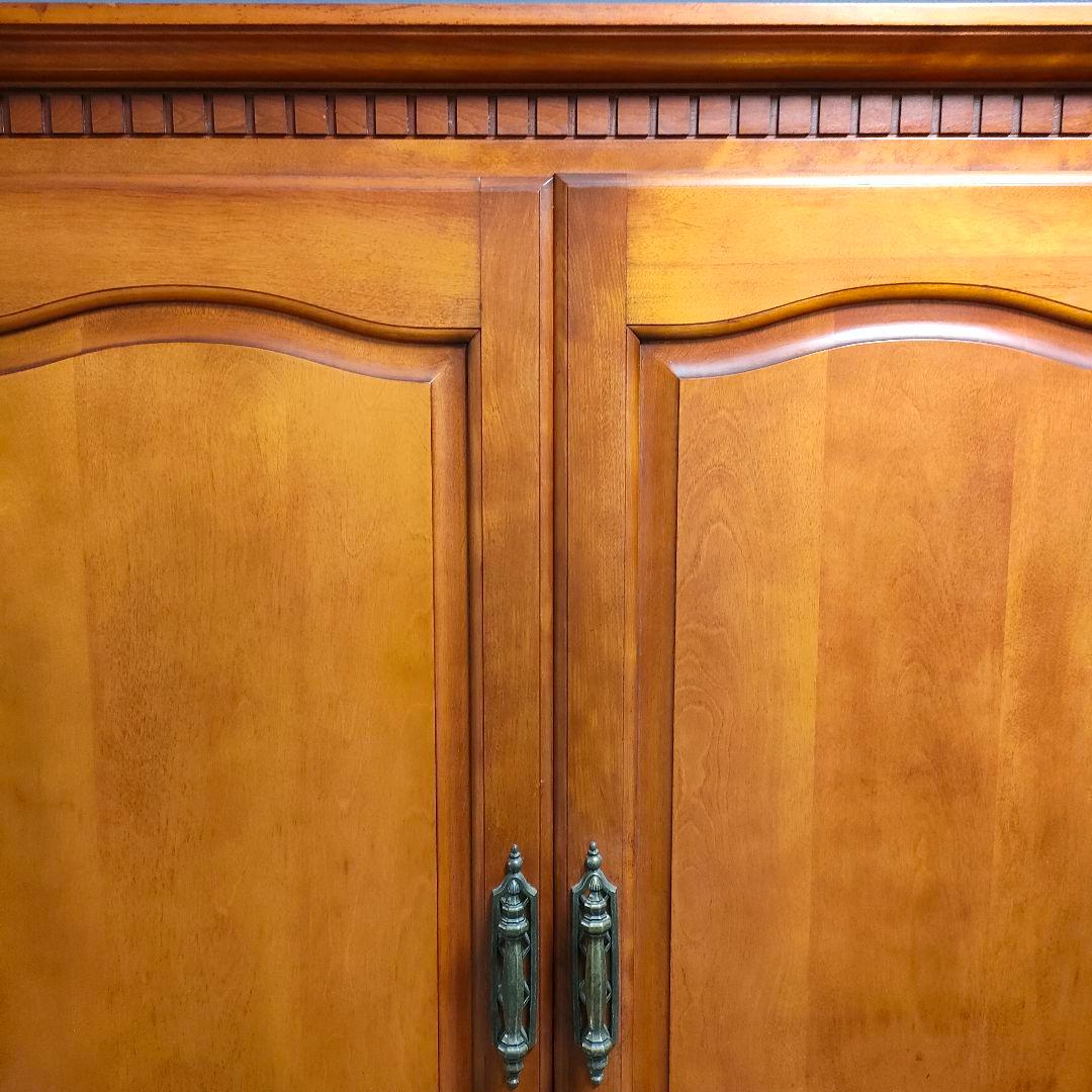 横浜ダニエル アンティーク ワードローブ