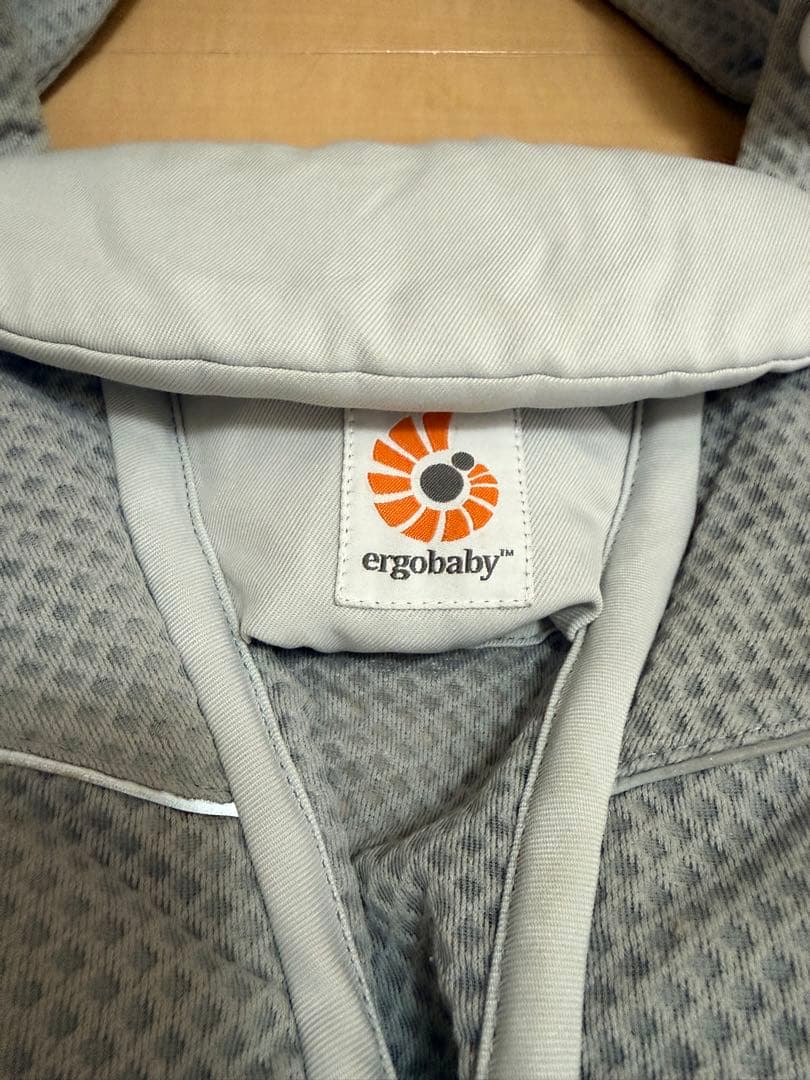 エルゴ　抱っこ紐　オムニブリーズ　防寒　ダウン　新生児