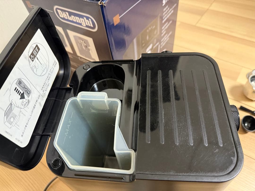 デロンギ スティローザ エスプレッソマシン EC235J-BK おまけ付き