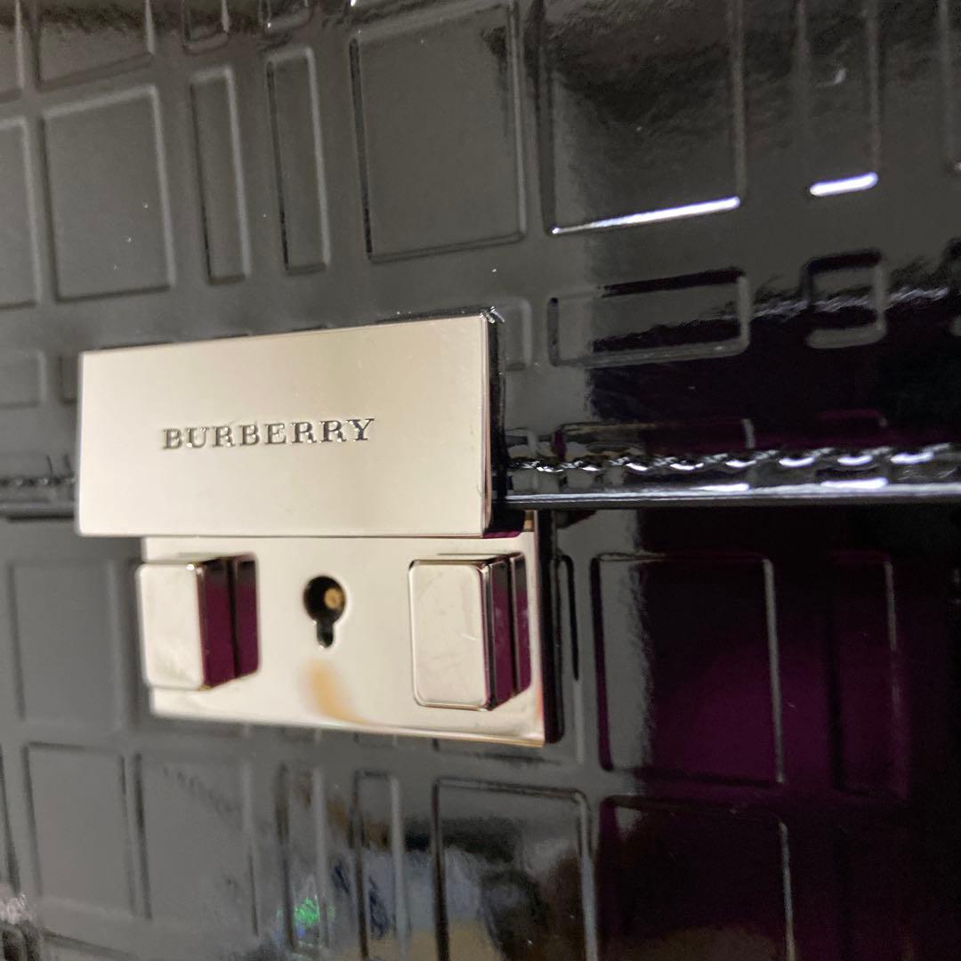 本日限定　新品　未使用品　バーバリー エナメル　黒　ハンドバッグ