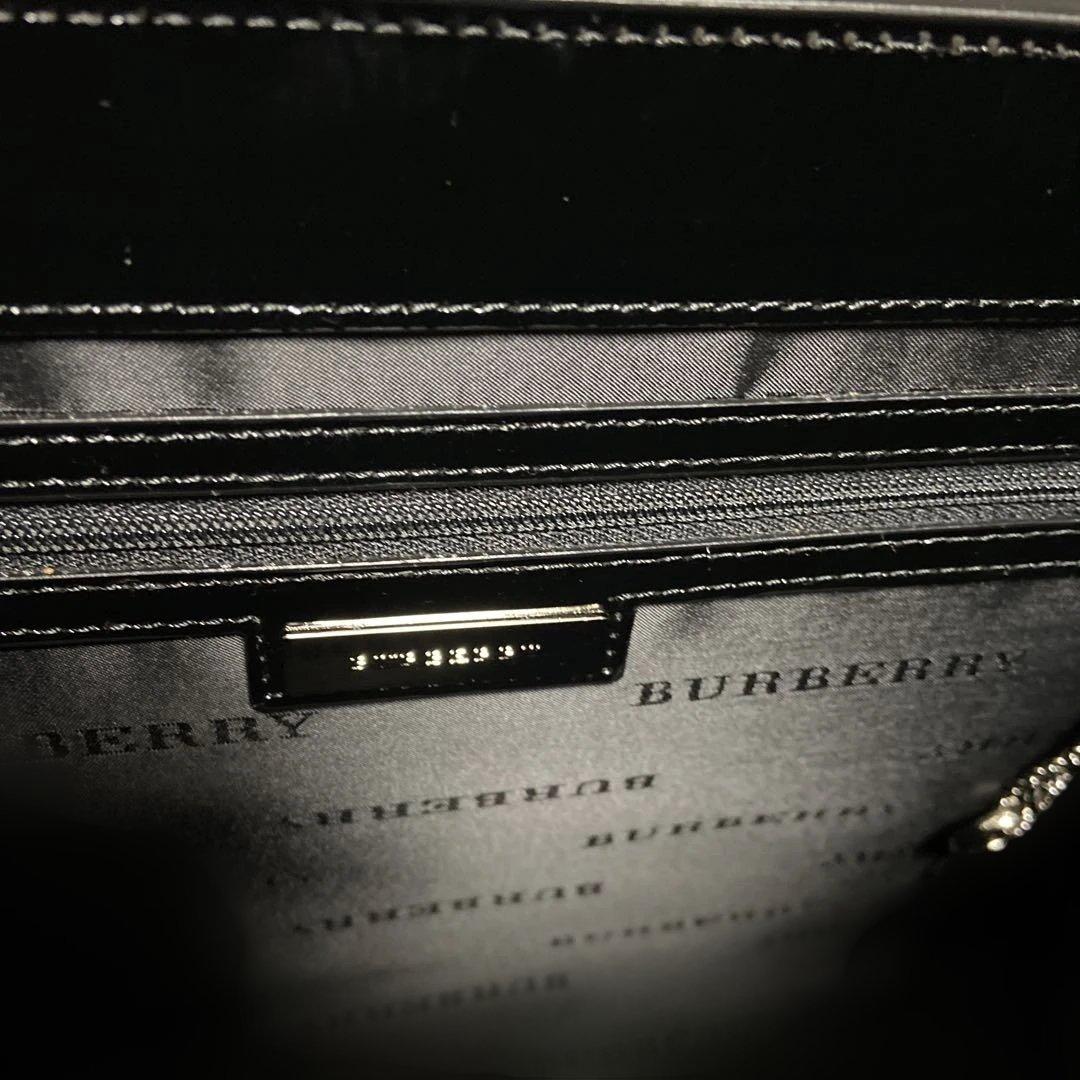 本日限定　新品　未使用品　バーバリー エナメル　黒　ハンドバッグ