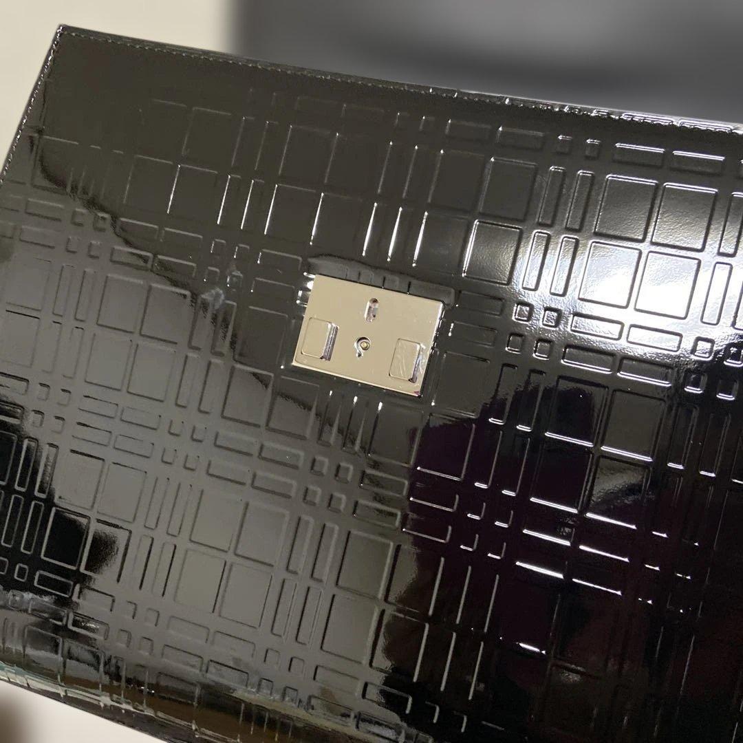 本日限定　新品　未使用品　バーバリー エナメル　黒　ハンドバッグ
