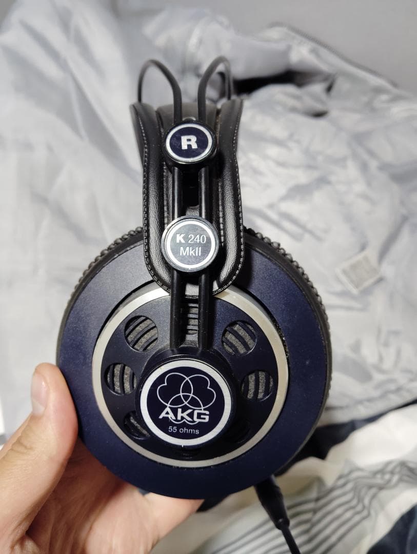 ヘッドホン AKG K240 mk 2