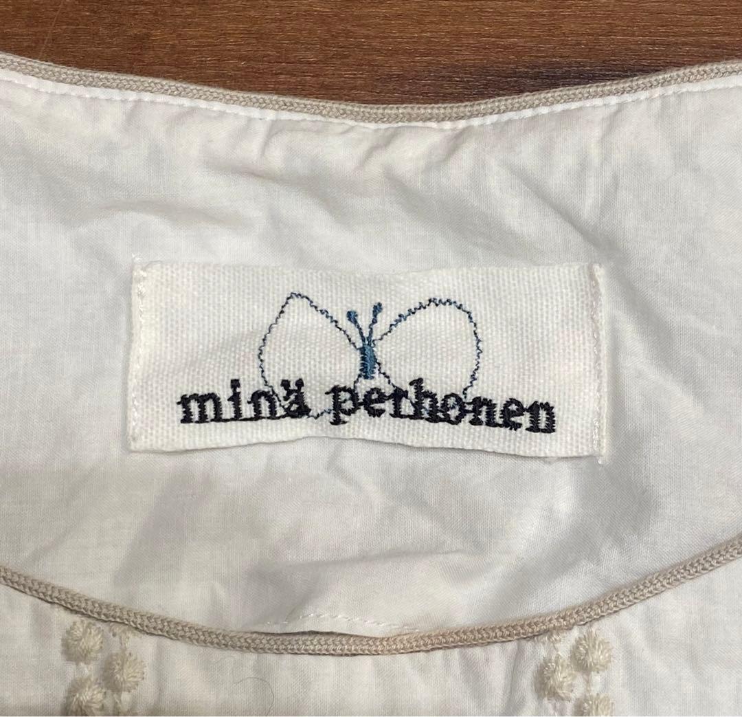 minä perhonen 刺繍入りホワイトチュニック 半袖