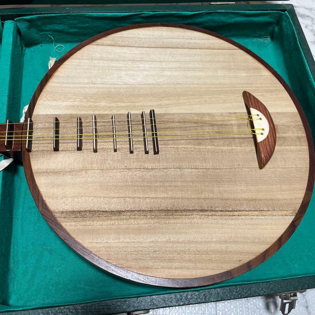 琴月　月琴　高級製品　4線　Yueqin 刻印有り　木製 ハードケース付き