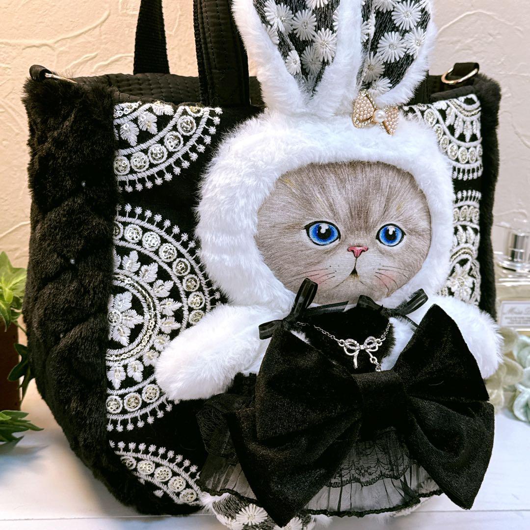 こ*ろ様 コヤンイサムチョン♡新作インド刺繍×パールファーbigルミちゃんのトー