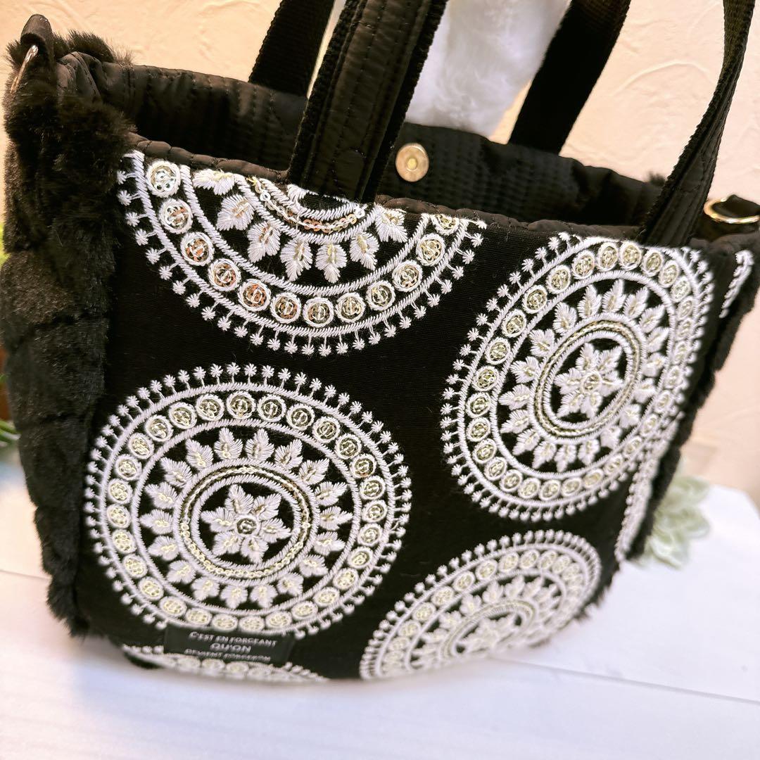 こ*ろ様 コヤンイサムチョン♡新作インド刺繍×パールファーbigルミちゃんのトー