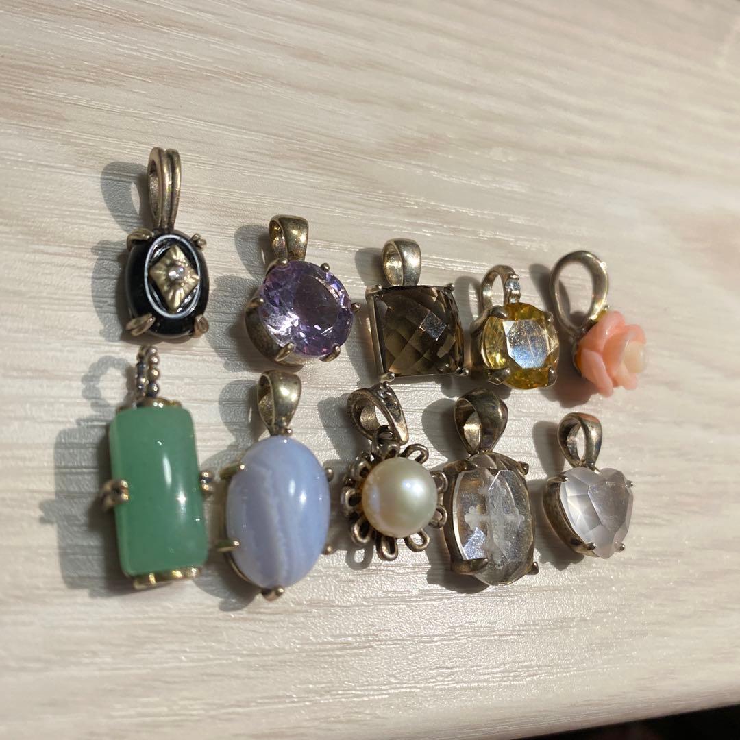 パリの蚤の市であつめたみたいな 　　ペンダントトップの会