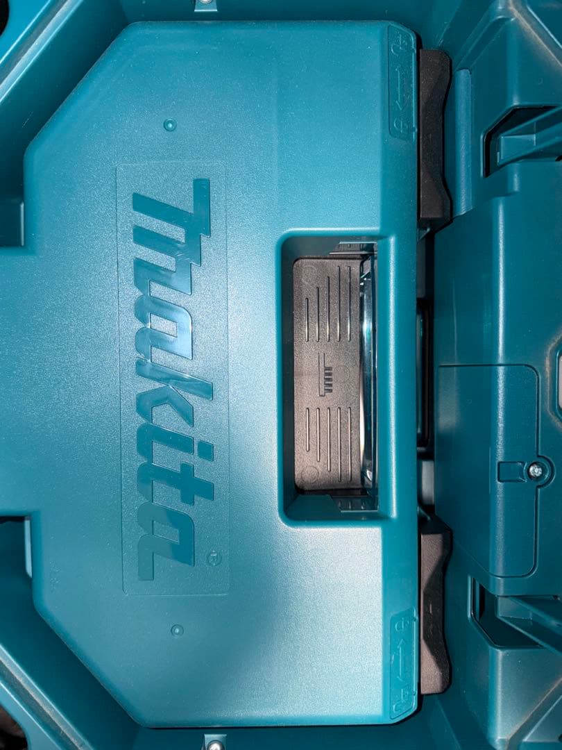 未使用　マキタ ロボットクリーナー RC200DZSP 付属品あり