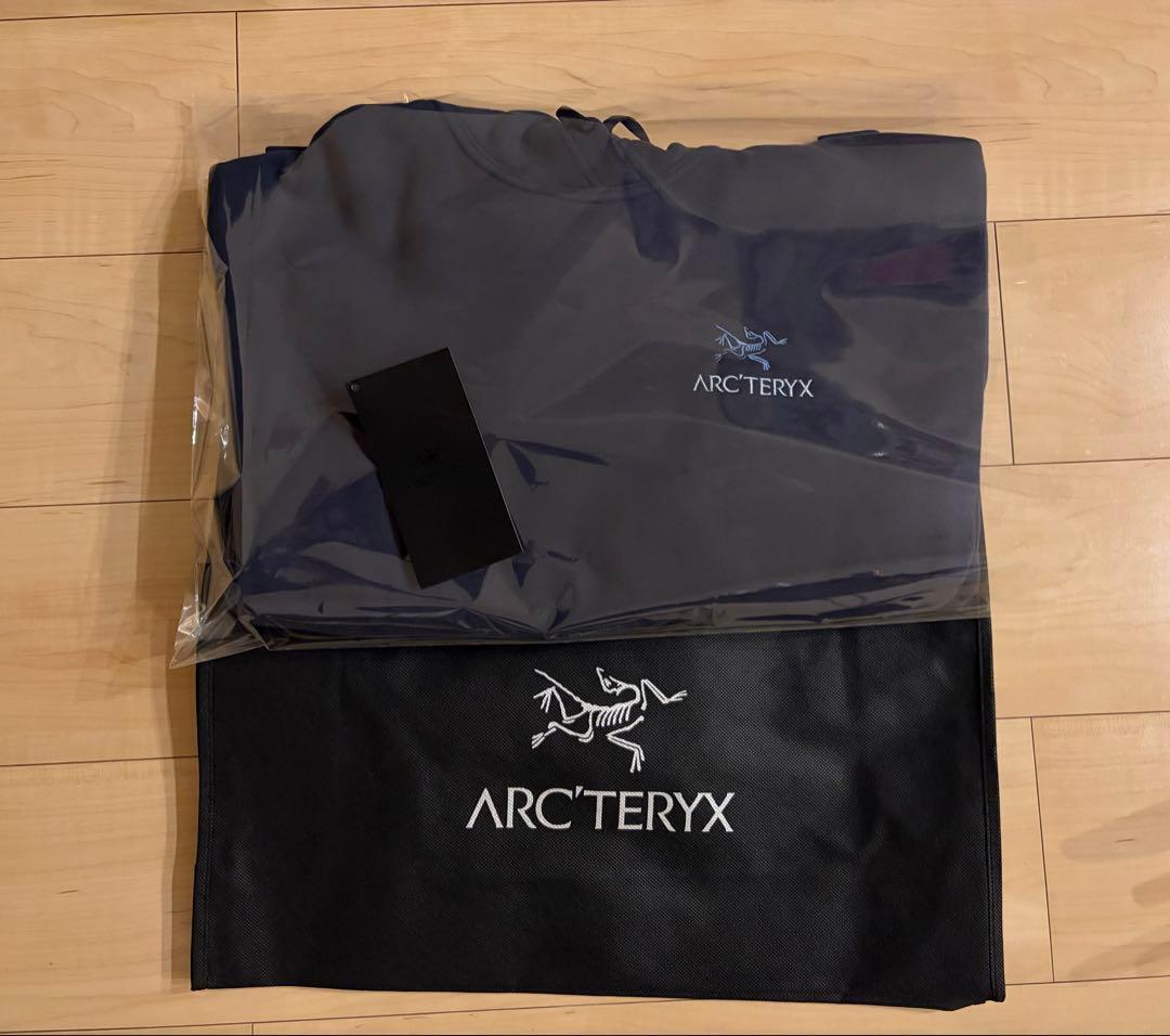 【美品】M ブラックサファイア Arc'teryx エンブレムフリースフーディ