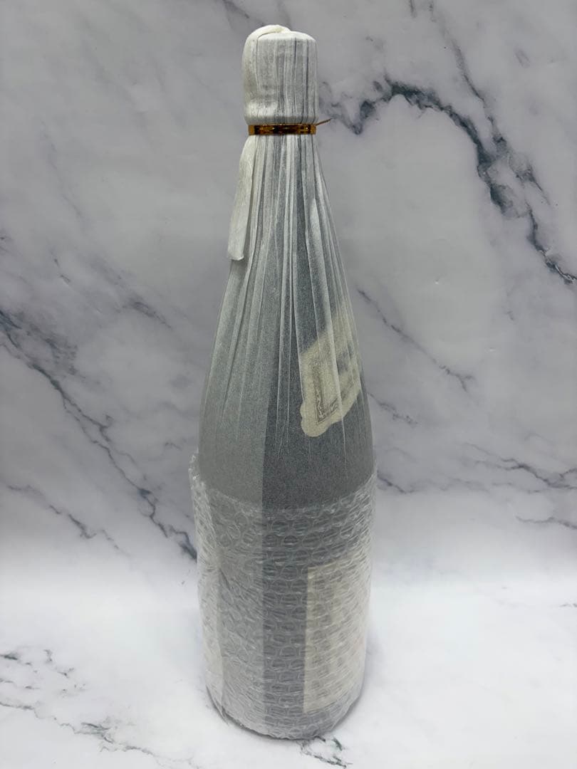 新品　未開栓　森伊蔵 焼酎 1800ml 桐箱入り　かめ壷焼酎　芋焼酎