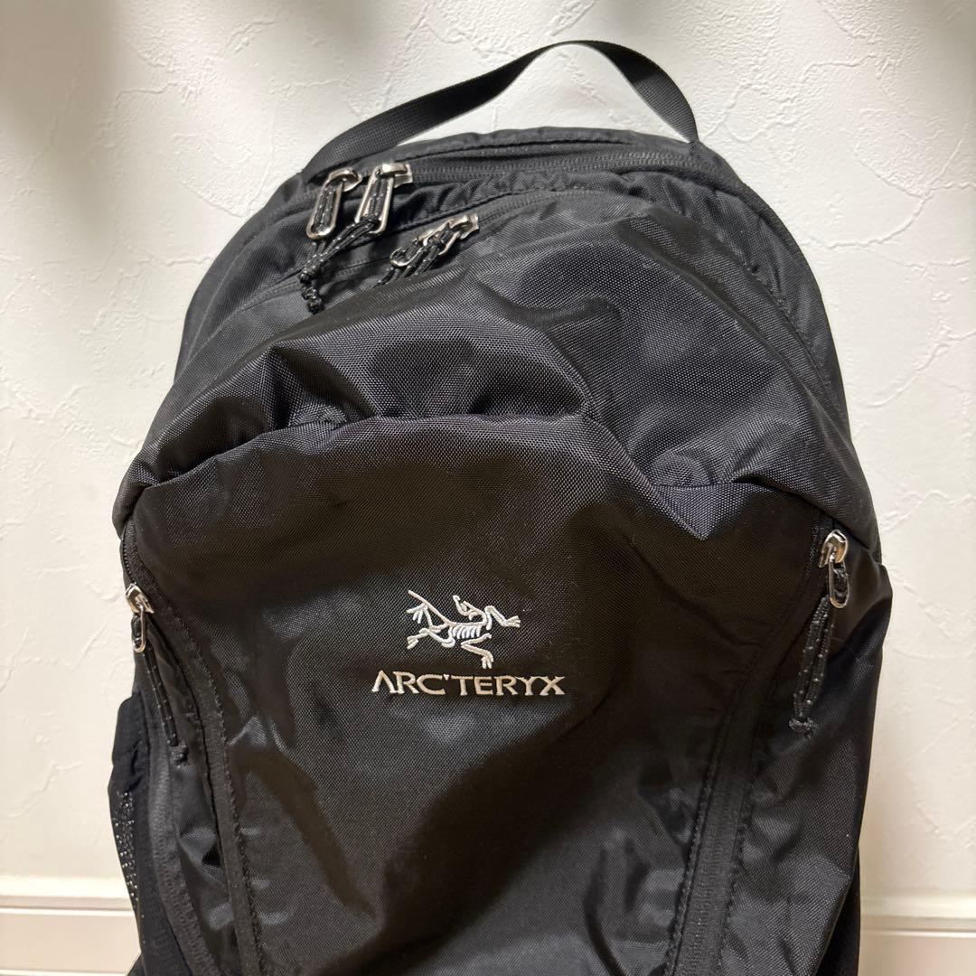 ARC'TERYX ブラック バックパック マンティス26