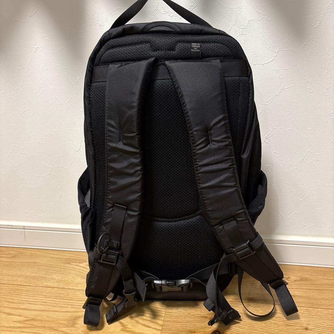 ARC'TERYX ブラック バックパック マンティス26