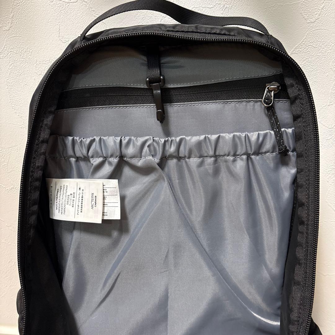 ARC'TERYX ブラック バックパック マンティス26