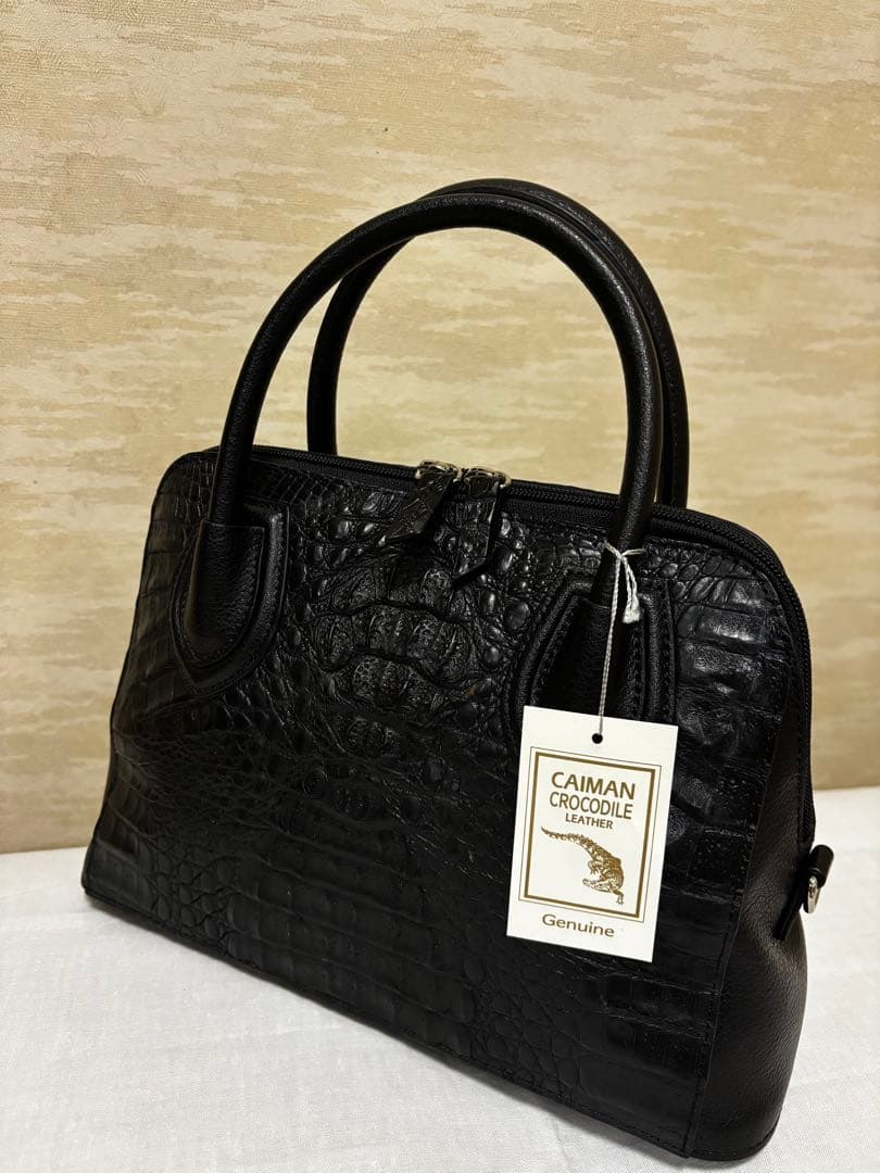 CAIMAN CROCODILE　ハンドバッグ　ブラック　ブガッティ型　新品