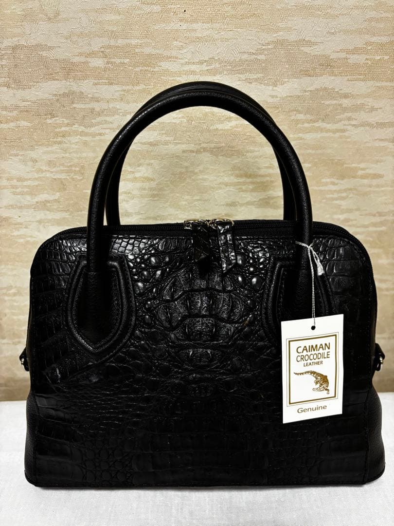 CAIMAN CROCODILE　ハンドバッグ　ブラック　ブガッティ型　新品