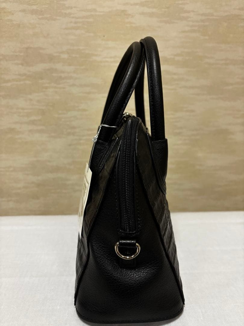 CAIMAN CROCODILE　ハンドバッグ　ブラック　ブガッティ型　新品