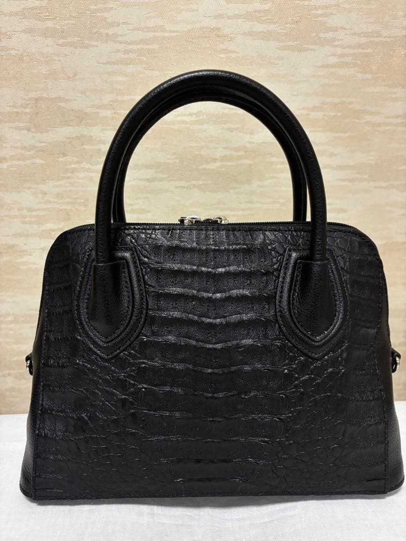 CAIMAN CROCODILE　ハンドバッグ　ブラック　ブガッティ型　新品