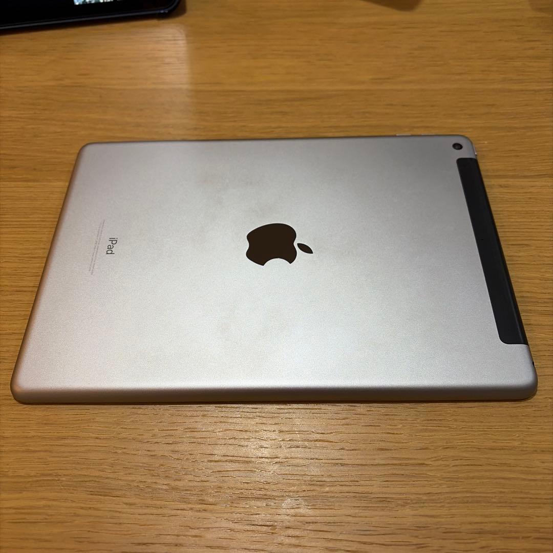 iPad 第6世代 Wi-Fi+Cellular 32GB 動作確認・初期化済