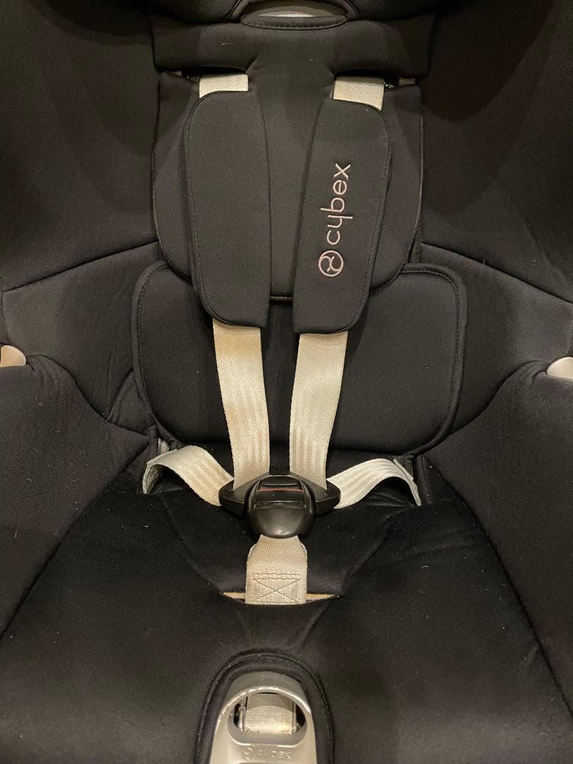 J*r様 cybex SIRONA シローナ　チャイルドシート ブラック