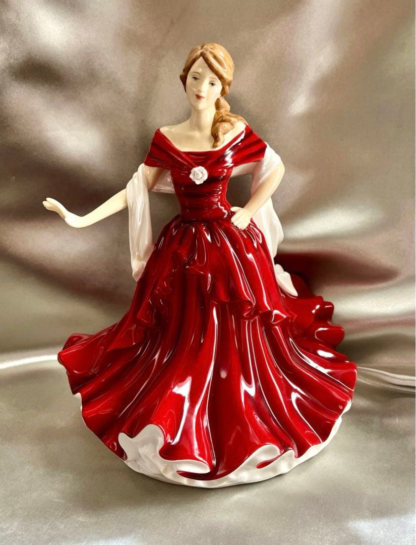【未使用】ロイヤルドルトン フィギュリン陶器 人形　スカーレット