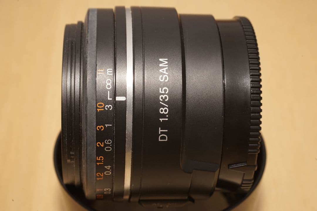 Sony DT 35mm F1.8 SAM レンズ
