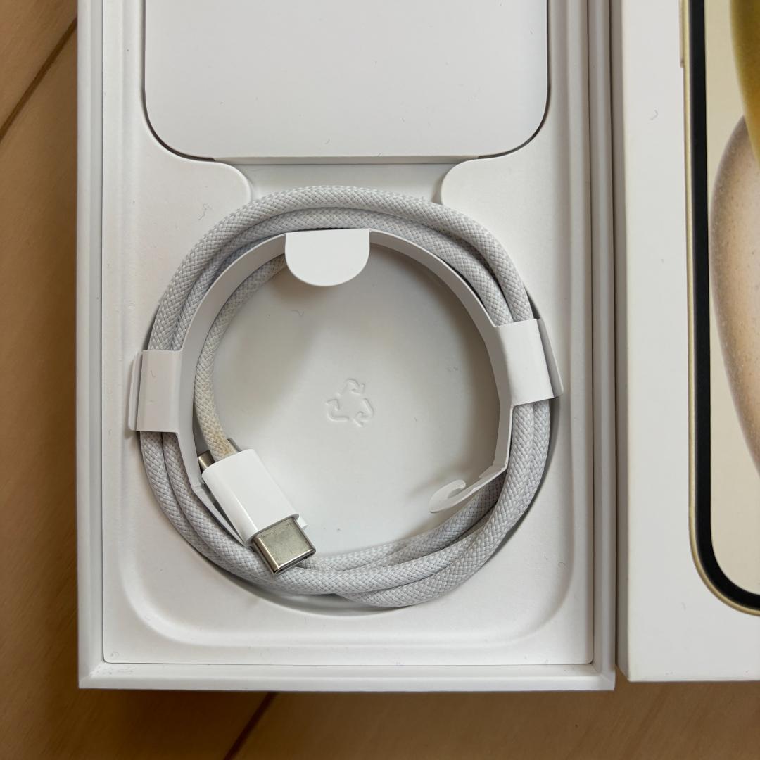 【美品】iPhone 15 128GB バッテリー93% SIMフリー