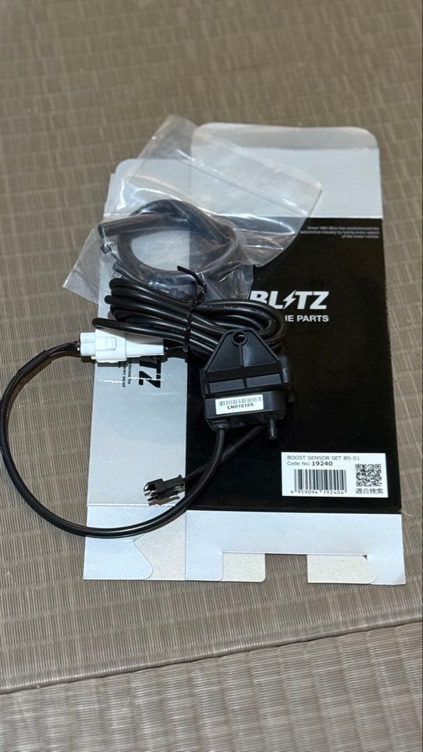 m*i様 BLITZ JUNCTION BOXとBOOST SENSOR