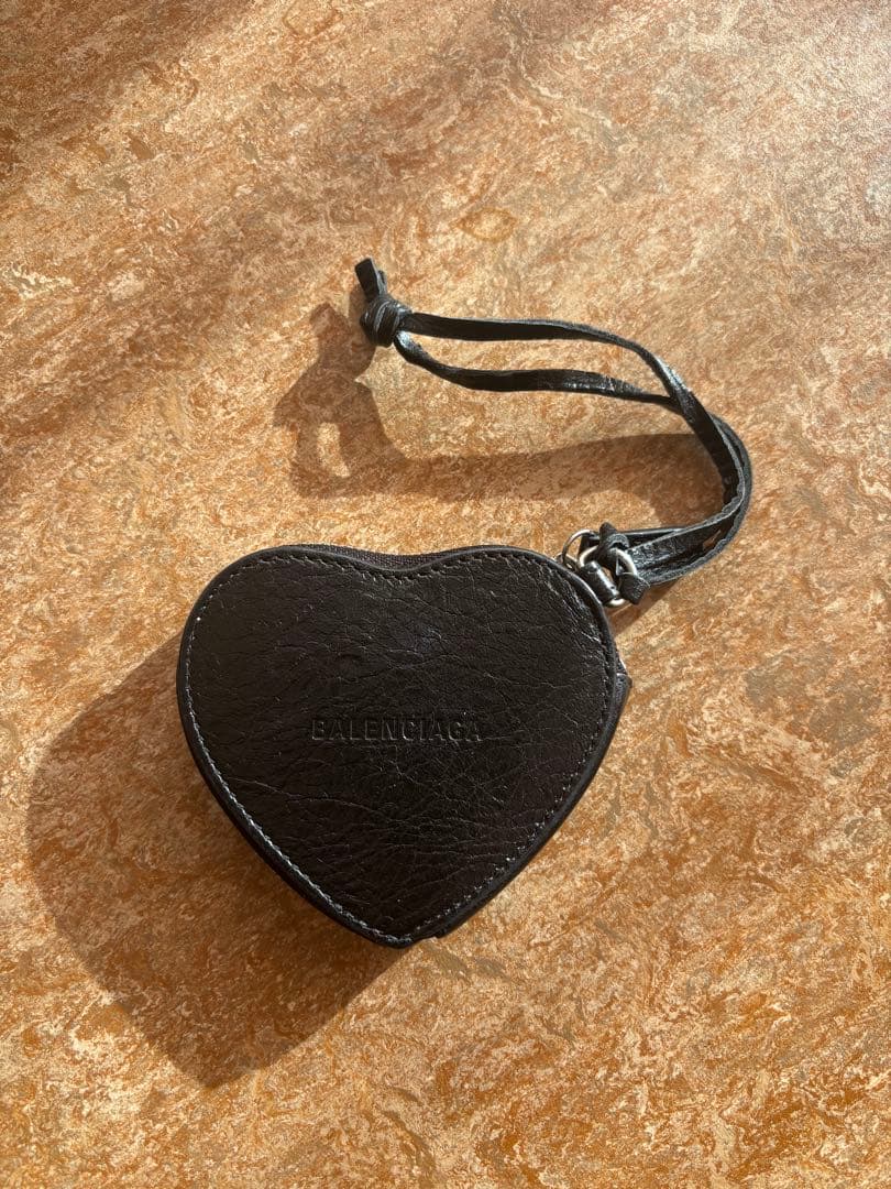 BALENCIAGA ハート型ケース ブラック