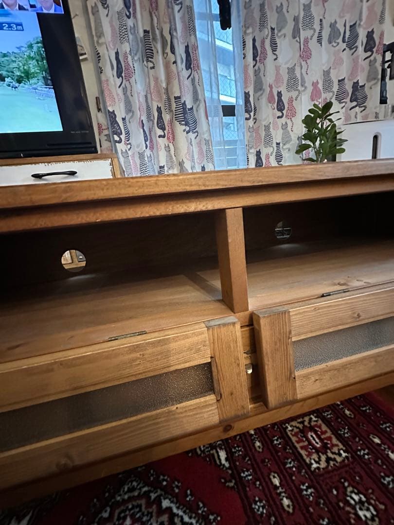 アンティーク風 木製テレビボード ローボード 収納付き ガラス扉