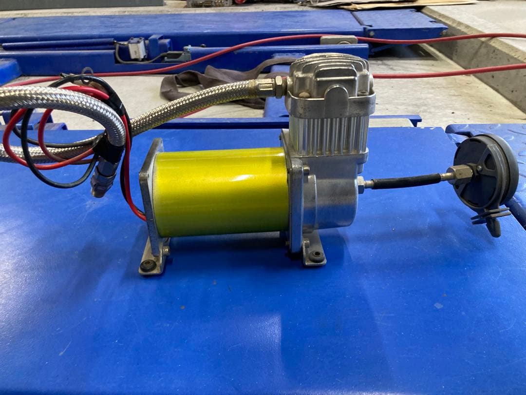 エアサスコンプレッサー