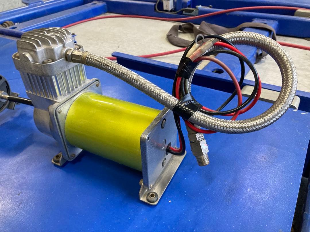 エアサスコンプレッサー