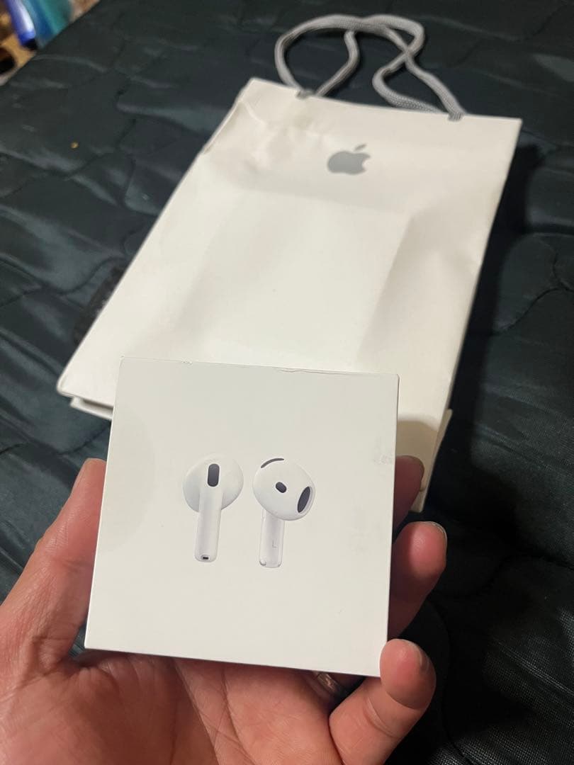 AirPods 4 本体 ホワイト 箱付き