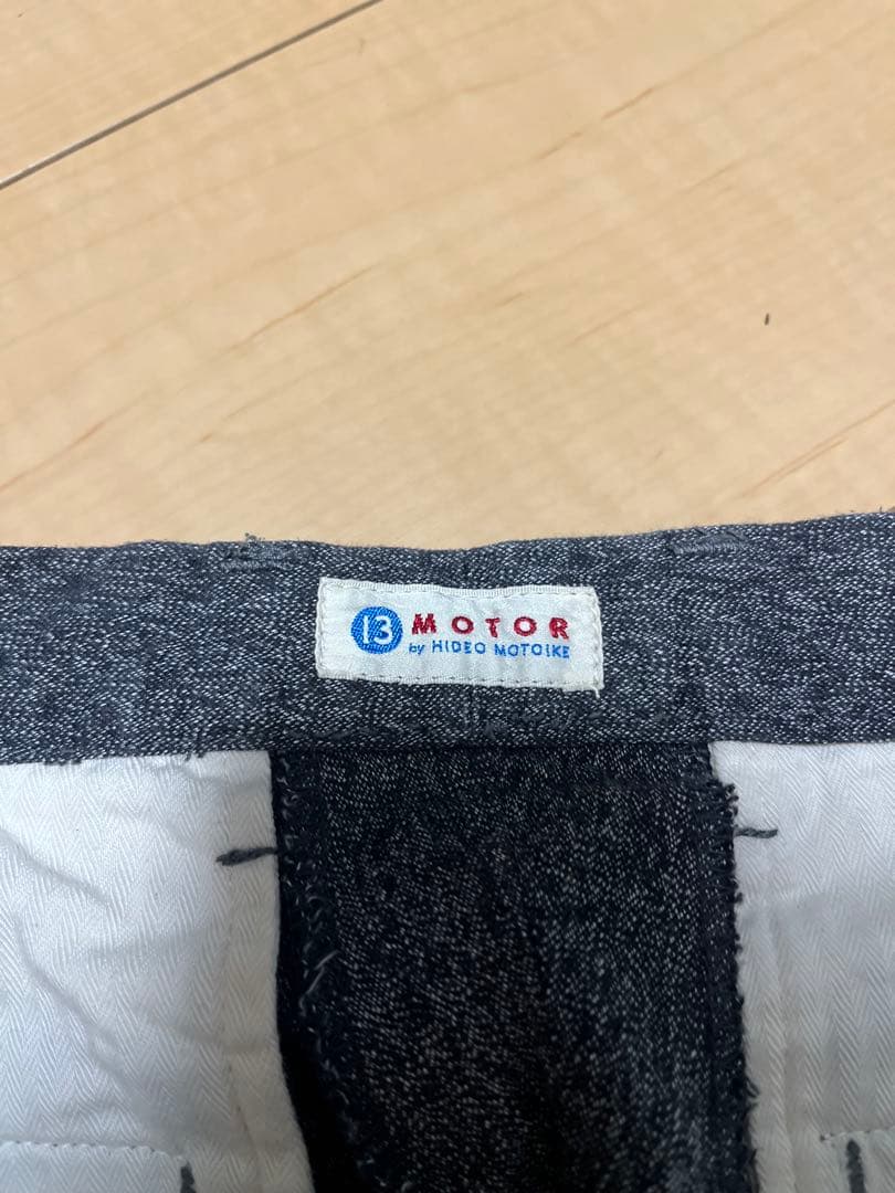 モト　ブラックシャンブレートラウザー