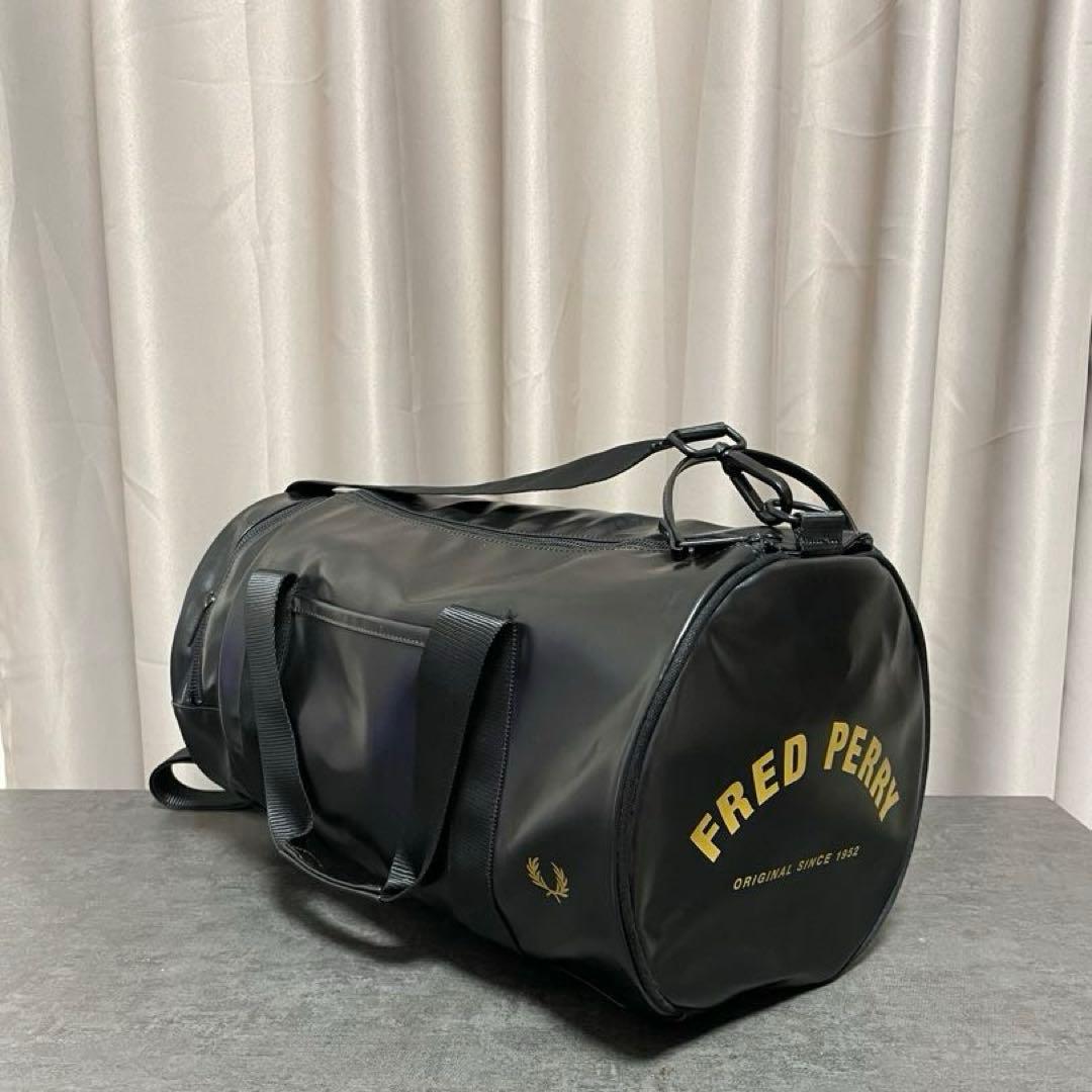 【ヨッシー】フレッドペリー バレルバッグ ボストンバッグ ユニセックス