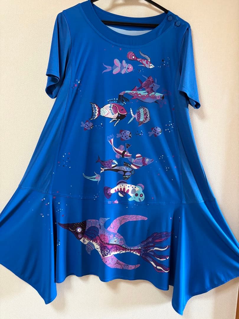 『訳あり』⭐️トクコプルミエヴォル⭐️青地に海の生き物やお魚が描かれたチュニック❣️