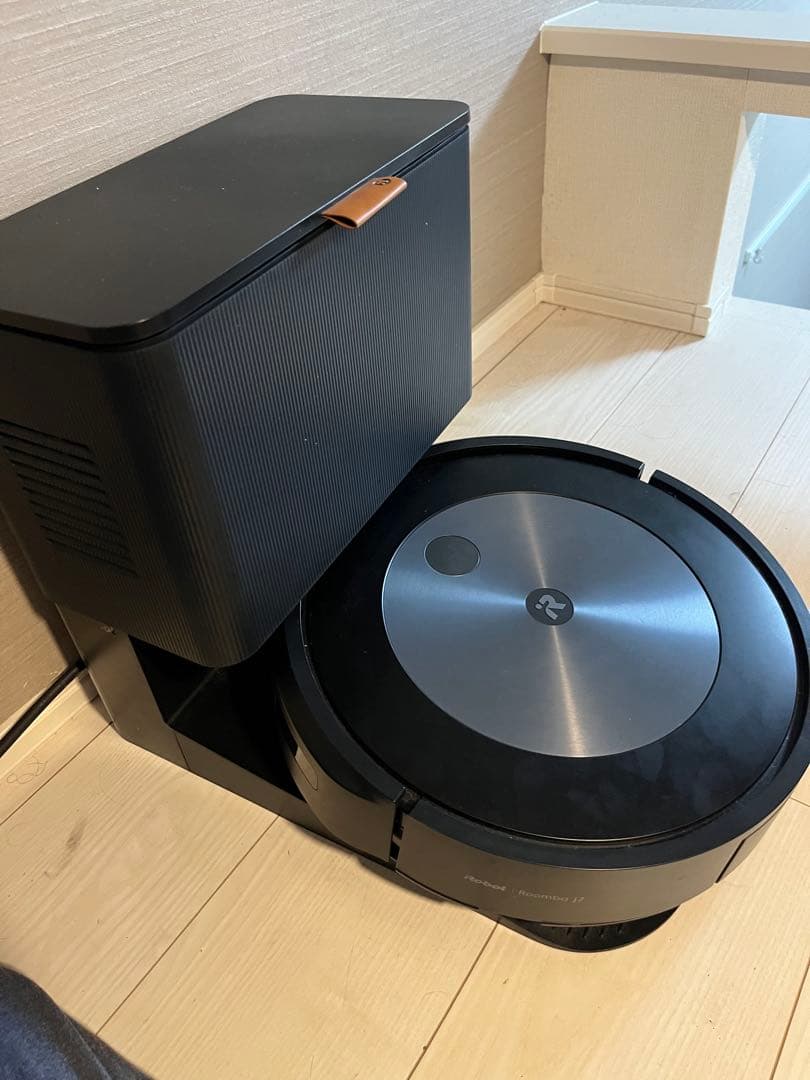 iRobot ルンバ j7+ グラファイト　 自動ゴミ収集付き