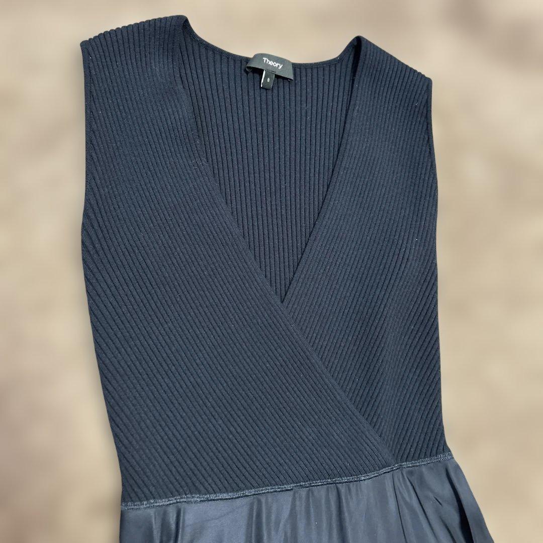 theoryダークネイビー パーティードレスとバルーンカーディガンセット