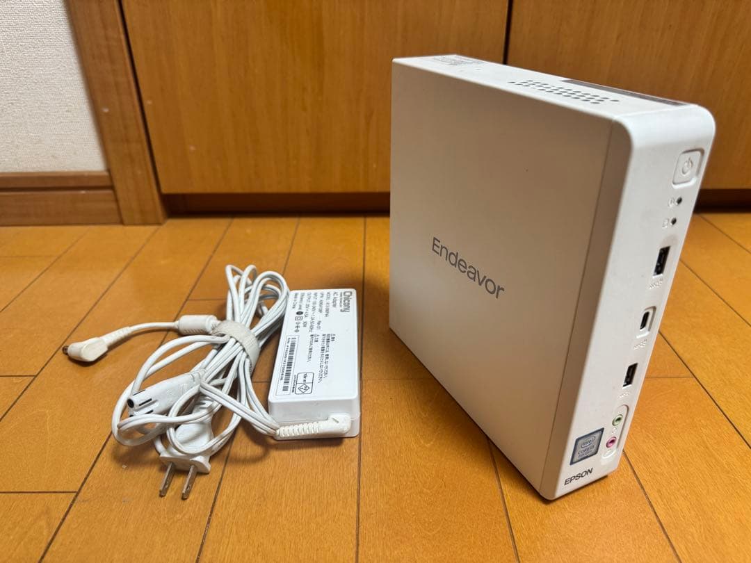 Endeavor ST190E 小型PC i3 8100T SSD500GB