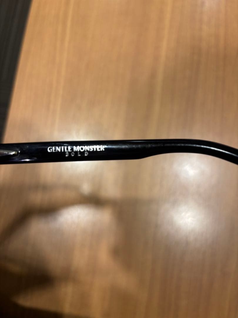 小物 GENTLE MONSTER ojo