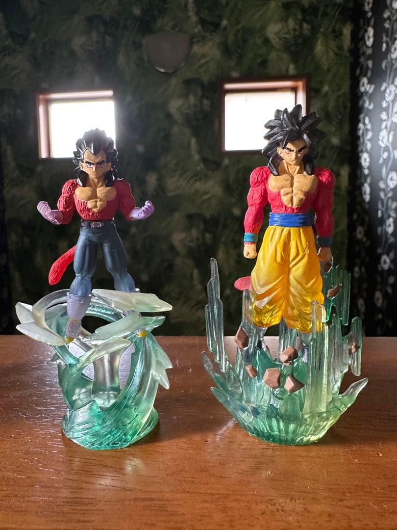 ドラゴンボール キャラクターコレクション フィギュア 超サイヤ人4 神龍