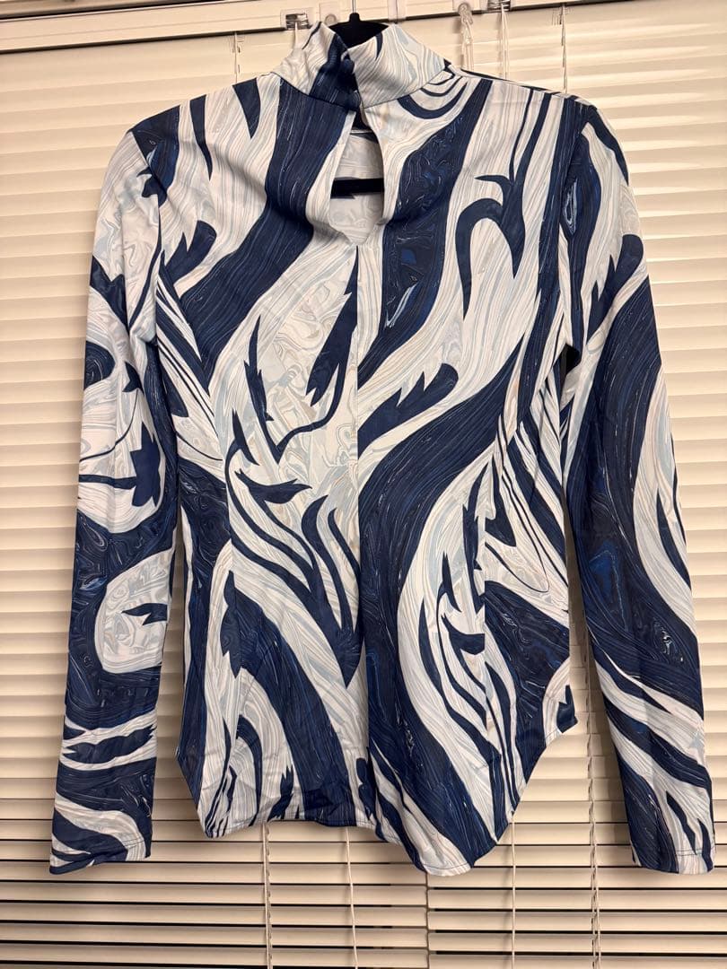 mame kurogouchi ハイネックマーブルトップス ブルー サイズ2