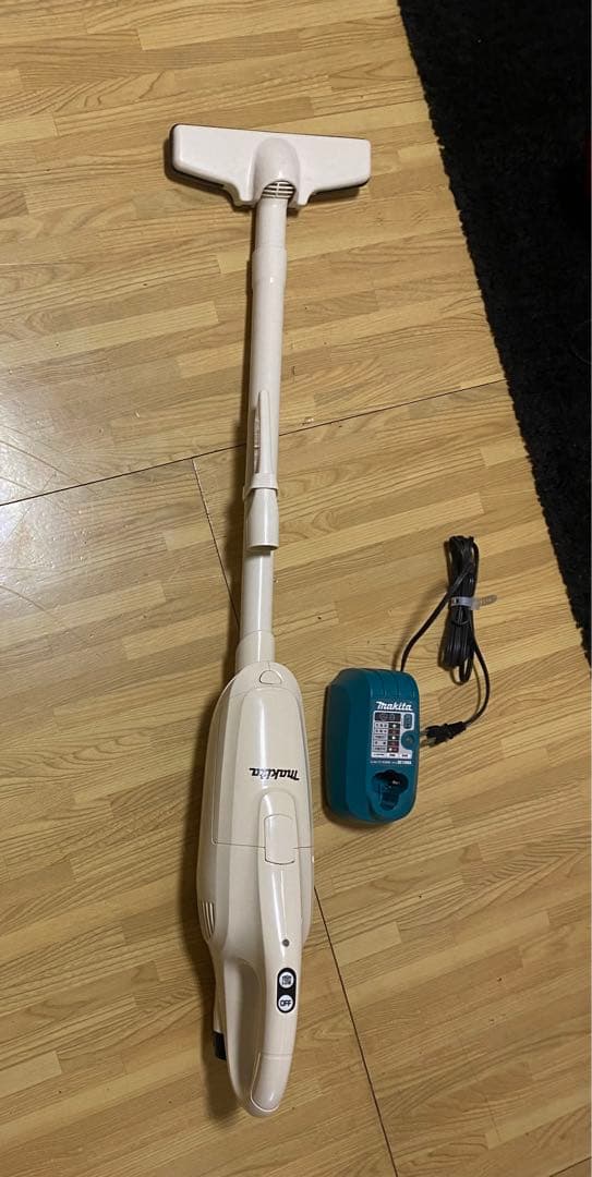 マキタ充電式クリーナCL102D