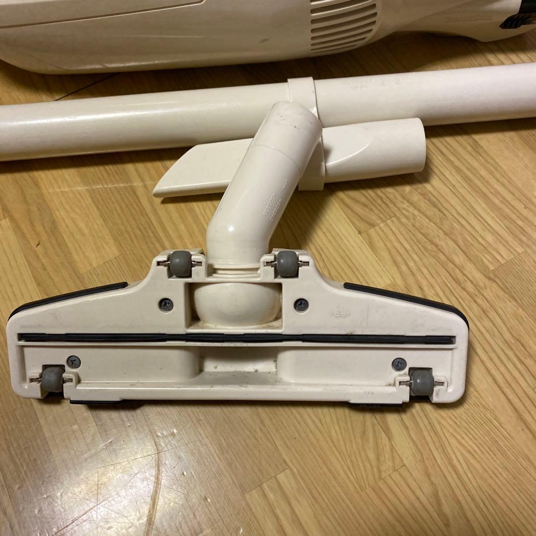 マキタ充電式クリーナCL102D