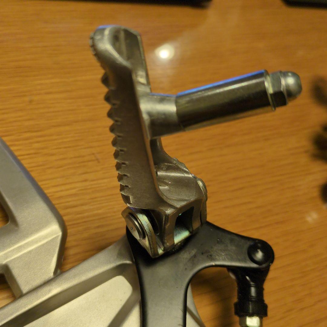 ス*ー様 CB250R MC52 純正ステップ 左右