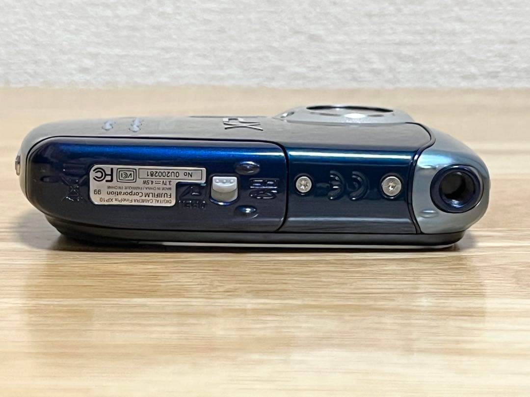 【超美品】FUJI FILM 防水デジタルカメラFinePix XP10