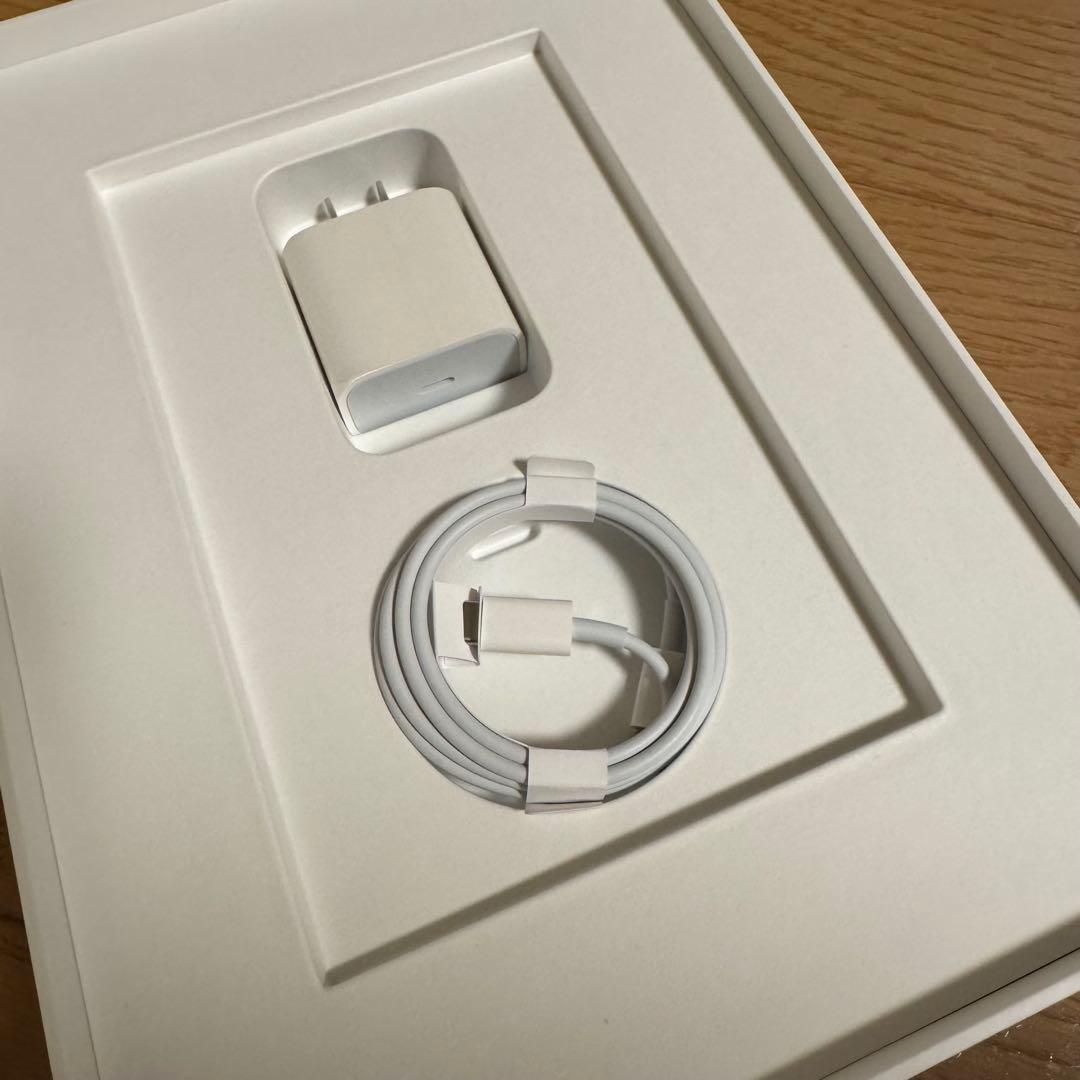 【美品】Apple iPad 64GB 第9世代 本体＋キーボードセット