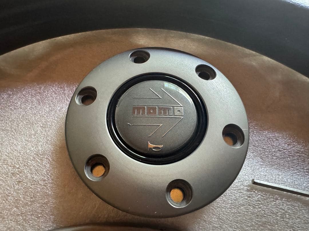 箱付き！MOMO RACE ステアリング　35パイ
